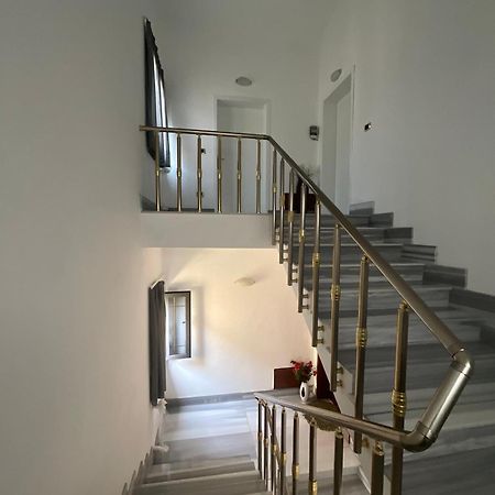 Italian Style Apartment Драч Екстериор снимка