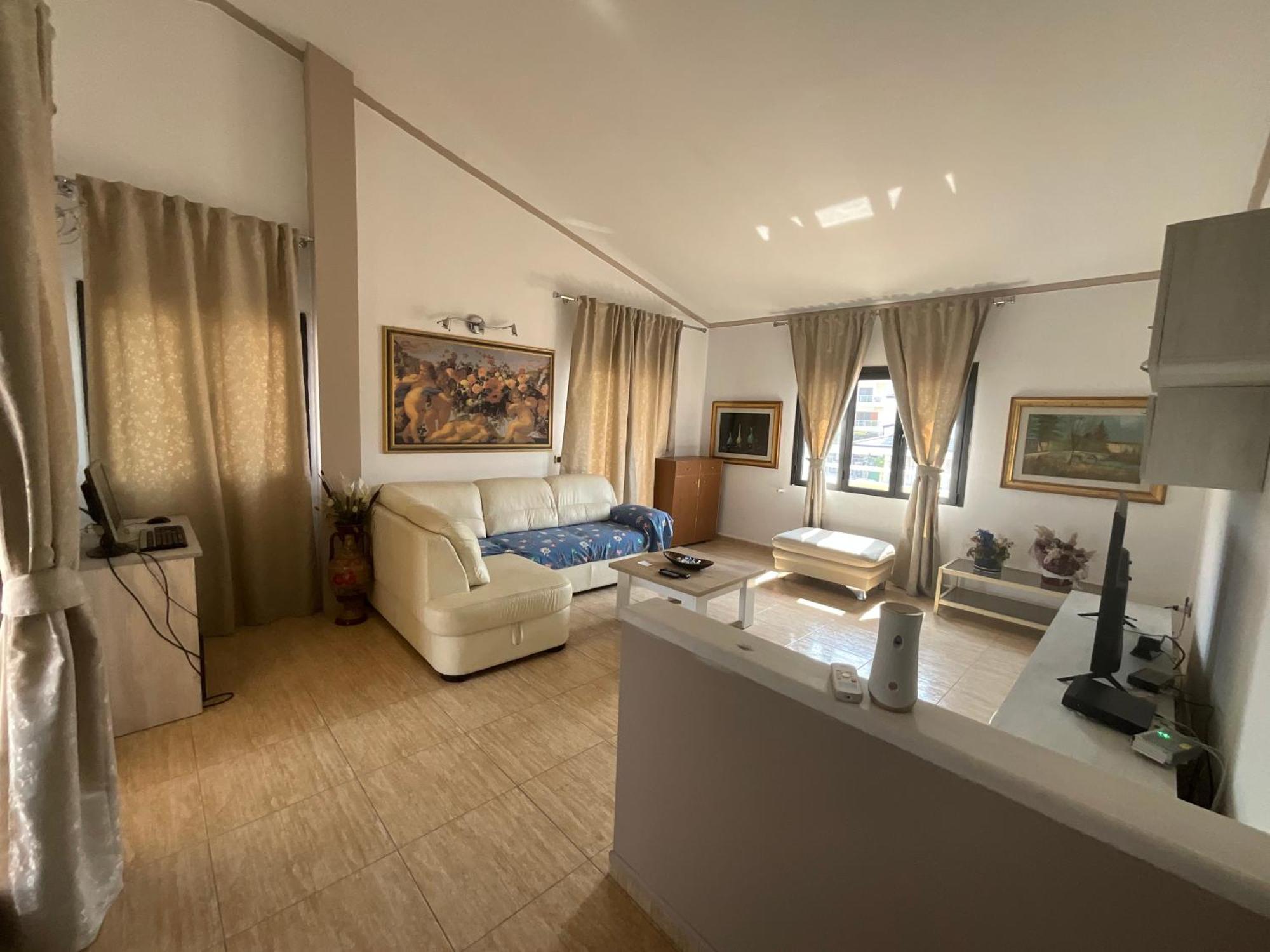 Italian Style Apartment Драч Екстериор снимка